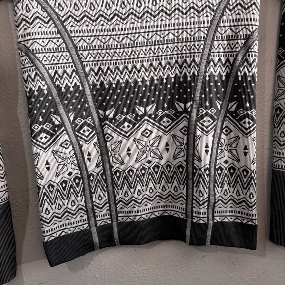 ivivva by lululemon Glacier Geometric Long Sleeve Blouse Size 10 - Picture 3 of 8